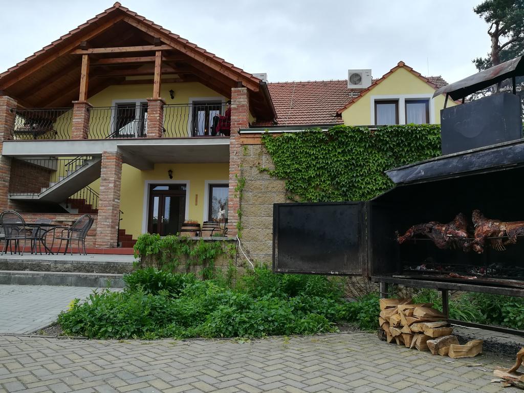 Penzion Siesta Valtice Exterior foto